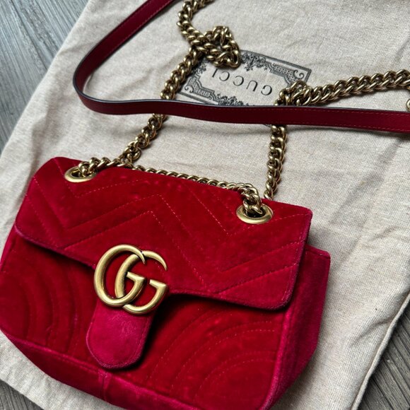 GUCCI - MATELASSE -VELVET HIBISCUS RED GC MARMONT MINI FLAP BAG - Picture 9 of 13